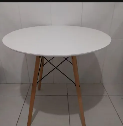 Mesa eifel s cadeiras 
