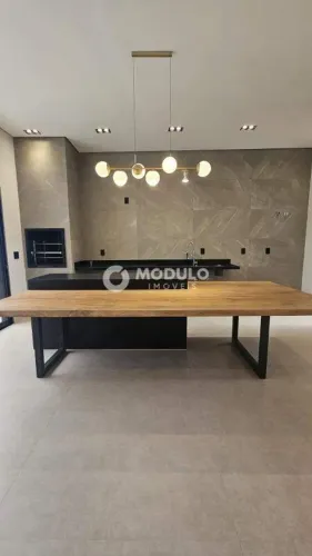 CASA RESIDENCIAL à venda, 3 quartos, 3 suítes, 3 vagas, Praça Alto Umuarama - Uberlândia/M