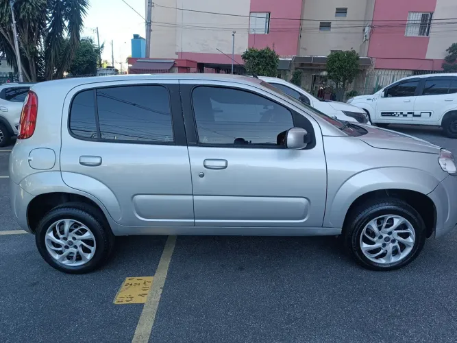 Fiat Uno Vivace Celeb. 1.0 EVO F.flex 8V 5P 2012