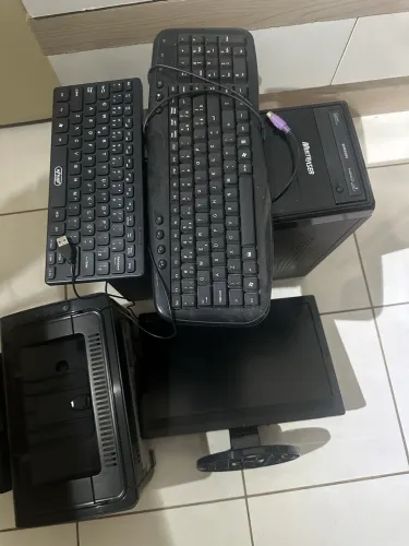 Tudo por R$149 estou desapegando, monitor cpu, teclados