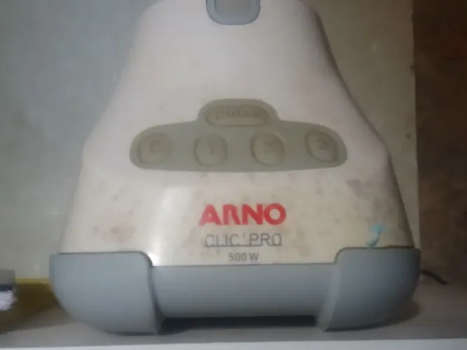 Motor de liquidificador ARNO (500 watts)na pirâmide