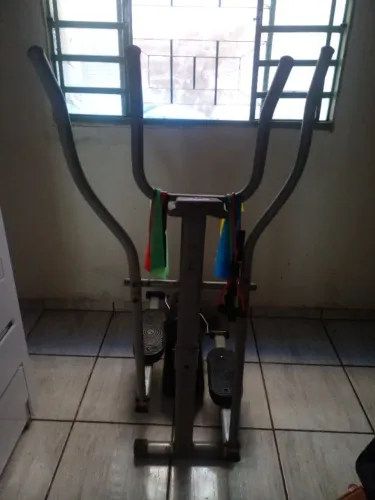 Elíptico/ Simulador de Caminhada Caloi