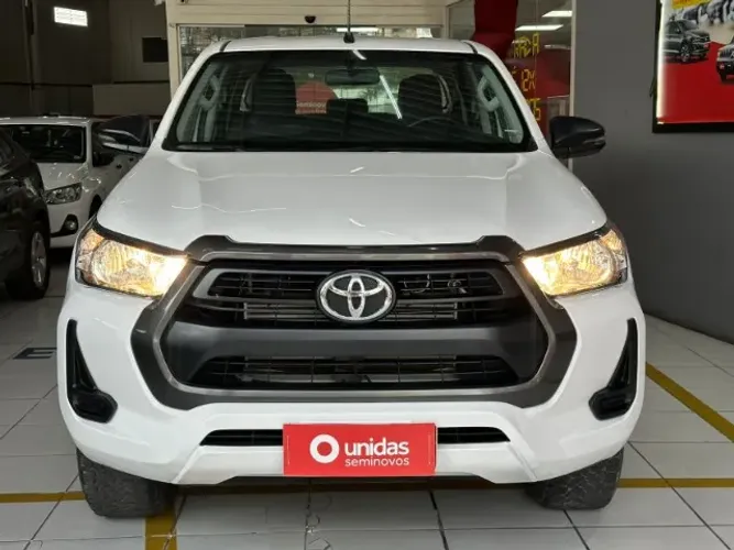 Toyota Hilux CD 4X4 2.8 Diesel Mec. 2024
