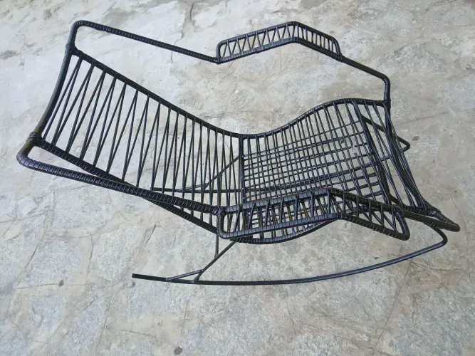 Vendo cadeira de balanço ferro maciço 