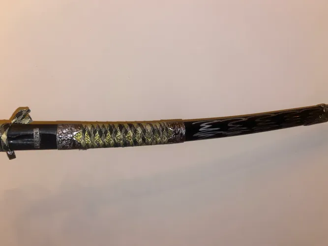 Katana com entalhes de dragão -item de colecionador 