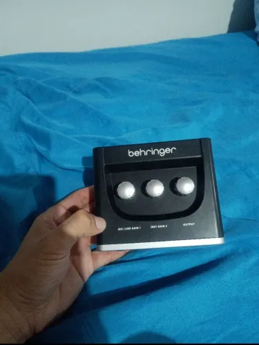 Interface Behringer uphoria um2