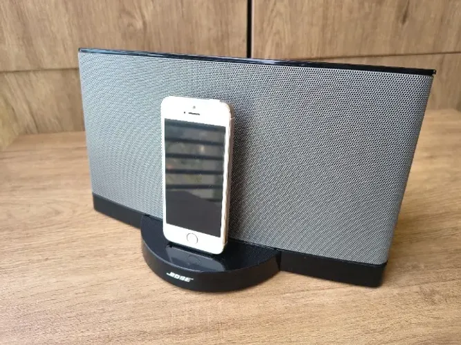 Caixa de Som Bose SoundDock Series III Dock iPhone Lightning Sistema Digital