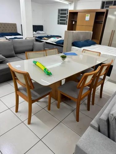 Mesa de Jantar Com 6 Cadeiras Linha Importada