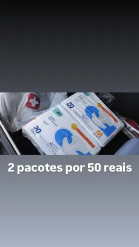 Fraldas geriatrica 2 pacotes por 50 reais