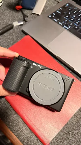 Sony ZV-E10 NOVA | Somente Corpo | R$ 4.550