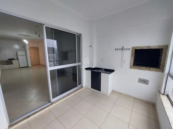 Apartamento Semimobiliado com Vista Panorâmica no Bairro Presidente Médici