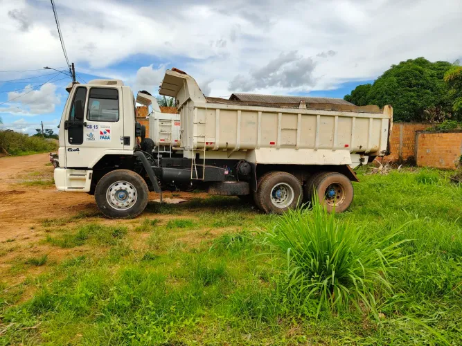 Caminhão basculantes Rosset traçado Ford cargo 2628