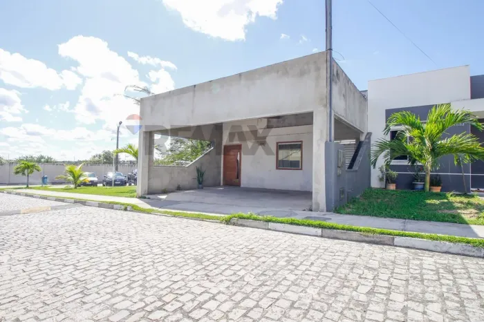 Casa térrea com 2 quartos no condomínio Riviera, Feira de Santana - BA