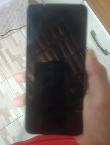 Queimado, bom tela , bateria boa , tem uns trincado, e o resto tá pegando