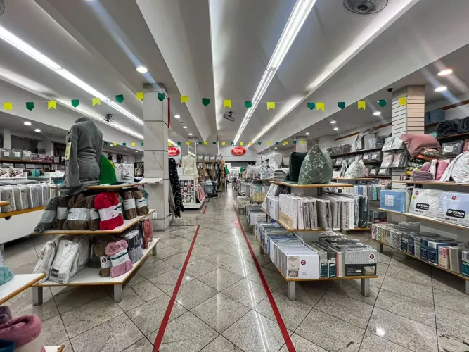 Loja de 650m² para locação no centro