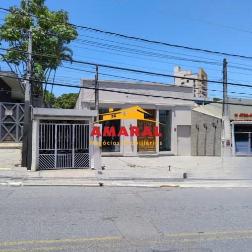 Excelente Ponto Comercial com Salão e Casa de 2 Dormitórios na melhor localização de Mogi