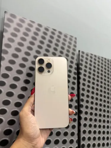 iPhone 16 PRO MAX 512GB (2024) usado