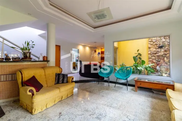 SOBRADO COM 5 SUÍTES E 407 M² EM SANTA GENOVEVA