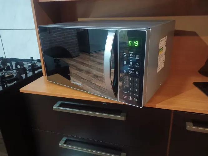 Microondas Semi novo Sem detalhe.