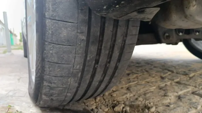 Vendo ou troco no aro 18, jogo de rodas aro 22 com pneus 285/40.