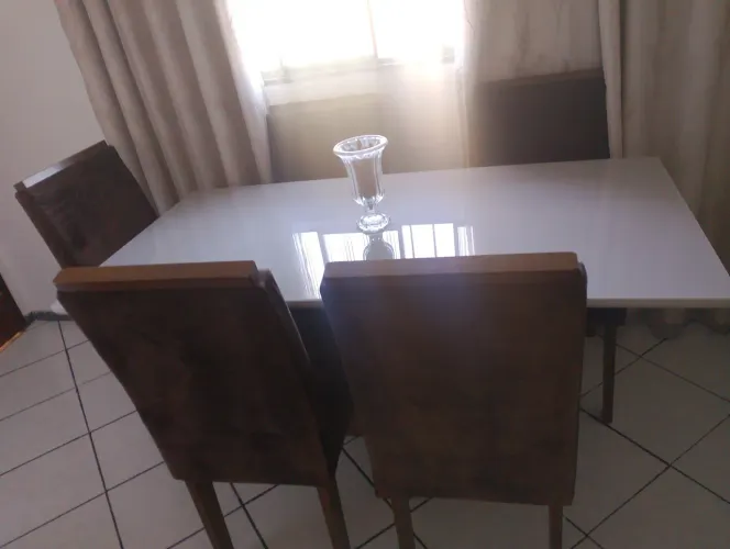 Mesa de 6 cadeiras
