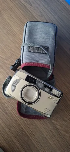 Câmera de filme Nikon One Touch Zoom 90 A F quartz date