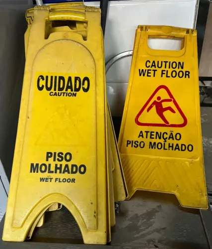 Placa Sinalizadora Piso Molhado