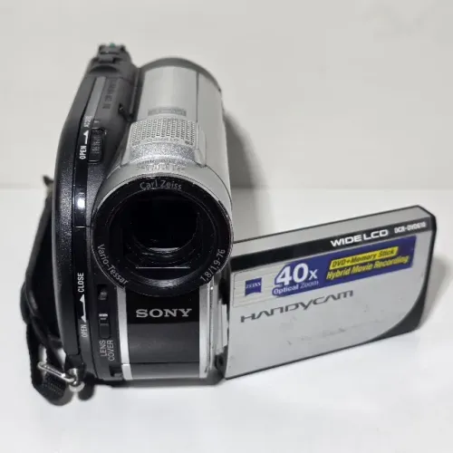 Câmera Filmadora Sony Handycam DCR-DVD610 Hybrid SuperZoom 40x Touch com Acessórios/Brinde