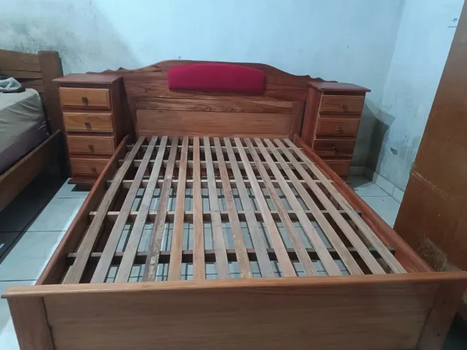 Cama de madeira