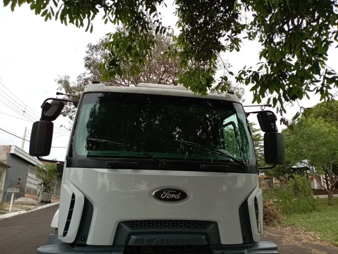 Vendo ou troco Ford cargo 3133 traçado.caçamba