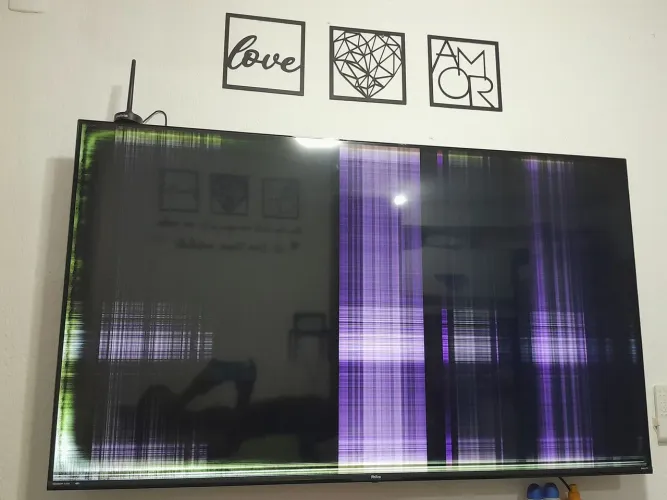 Vendo TV 58' com defeito 