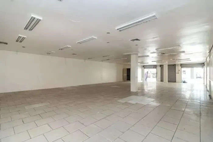 Ponto Comercial/Loja para Alugar no Bairro Glória com 294 m² de Área Útil