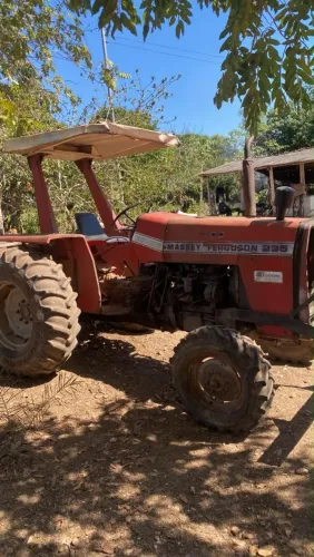Trator Massey Ferguson