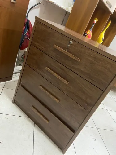 Cômoda semi nova