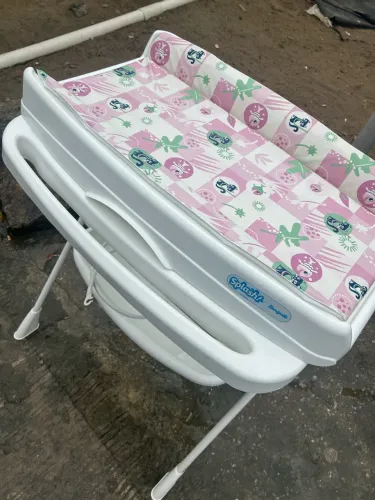 Banheira burigoto menina