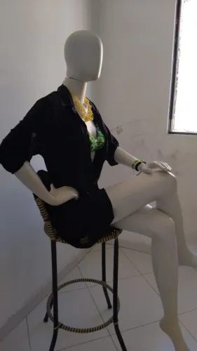 Estou vendendo uma manequim!