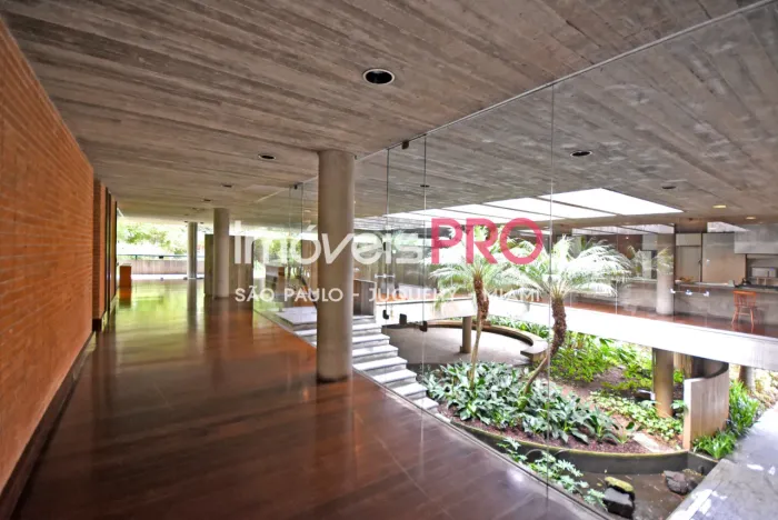 Casa com terreno de 3.100m - 06 dorm - a venda na região da Cidade Jardim