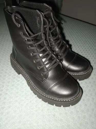 Coturno feminino