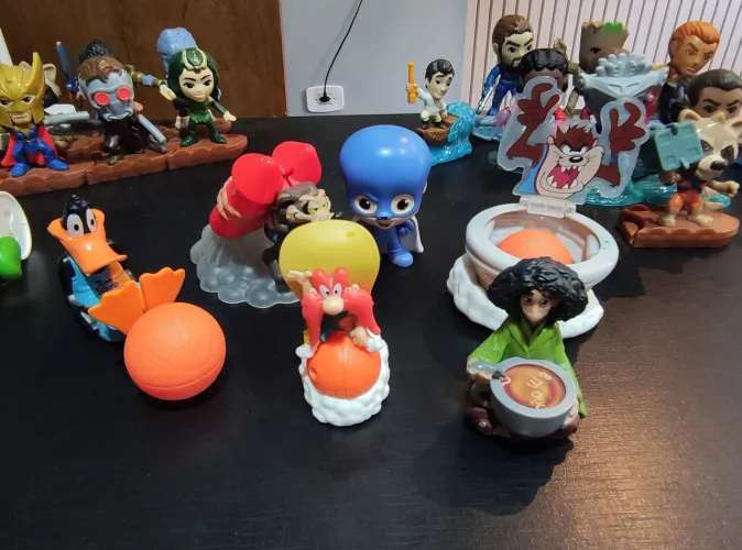 Kit com 6 unidades personagens Macdonald