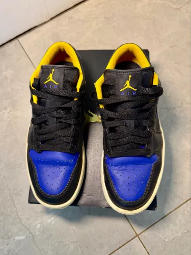 Tênis Nike Air Jordan 1 Low