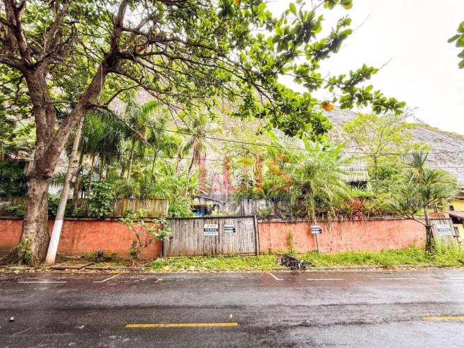Terreno à venda, 900 m² por R$ 3.600.000,00 - Itacoatiara - Niterói/RJ