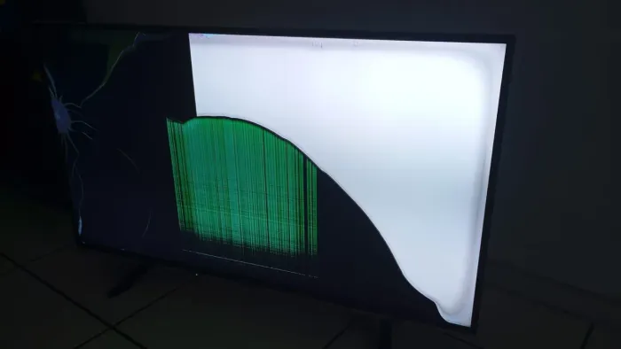 Tv funcionando perfeitamente com Tela Quebrada
