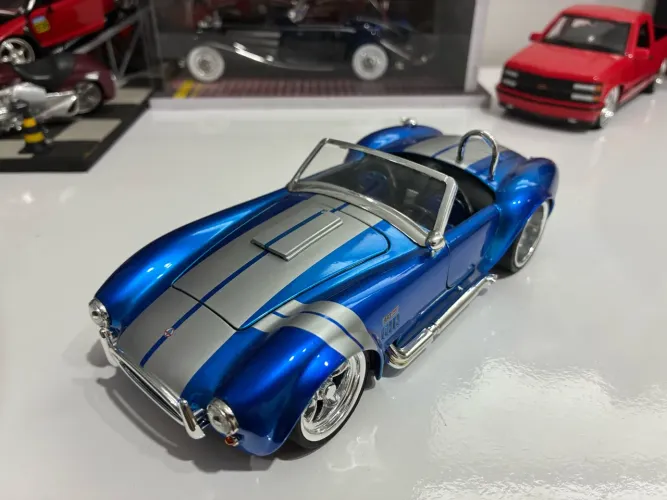 Miniatura Shelby cobra