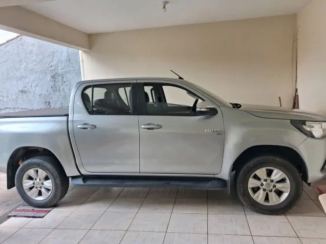 Toyota Hilux CD SRV 4X2 2.7 Flex 16V Aut. 2017