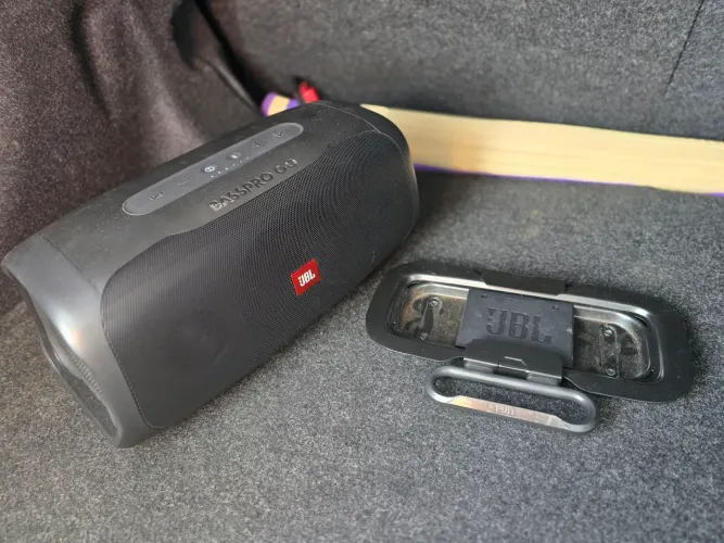 JBL Bass Pro Go som
