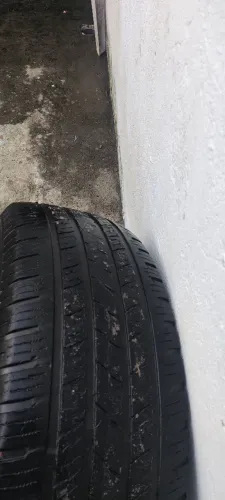 Pneu para camionete usado, em boas condições...