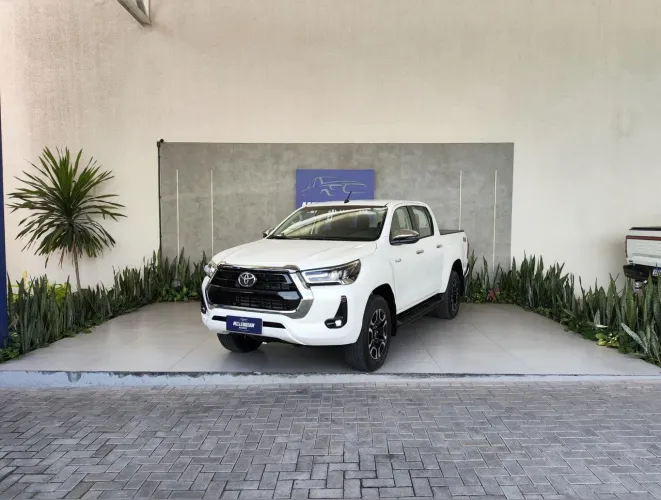 Toyota Hilux CD SRV 4X4 2.8 TDI Diesel Aut. 2025