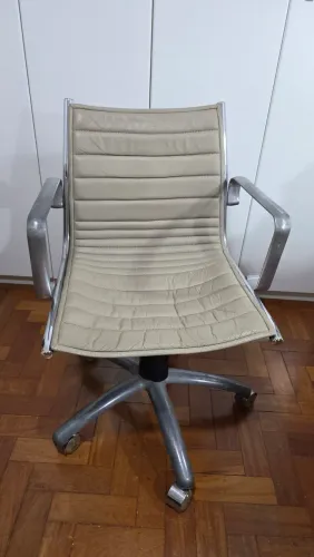 Cadeira de escritório couro