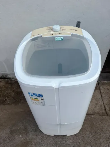 Tanquinho de lavar roupa