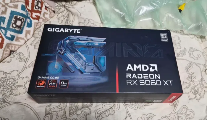 T/V Gigabyte Gaming OC RX 9060XT 8GB